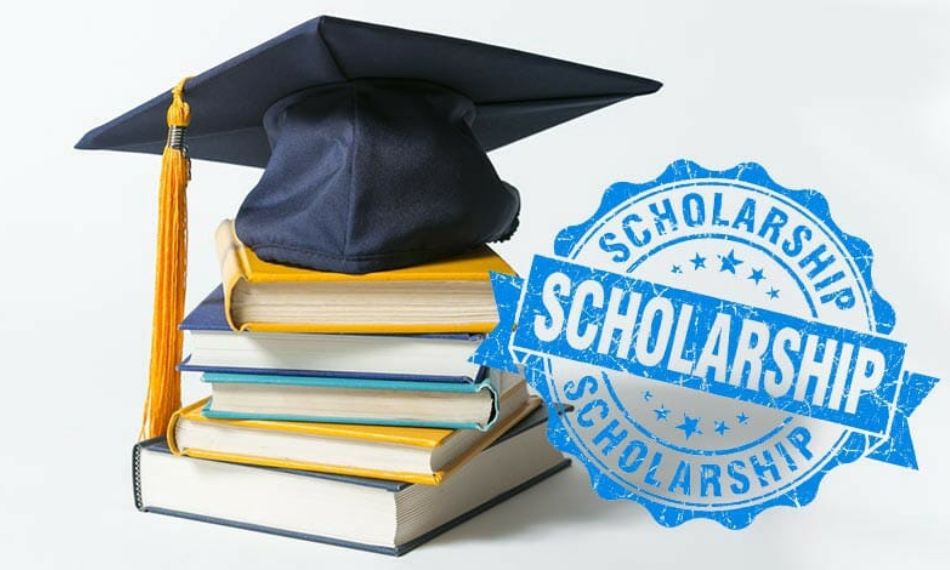Another great reason to learn French is the chance to apply for exclusive scholarships and international exchanges