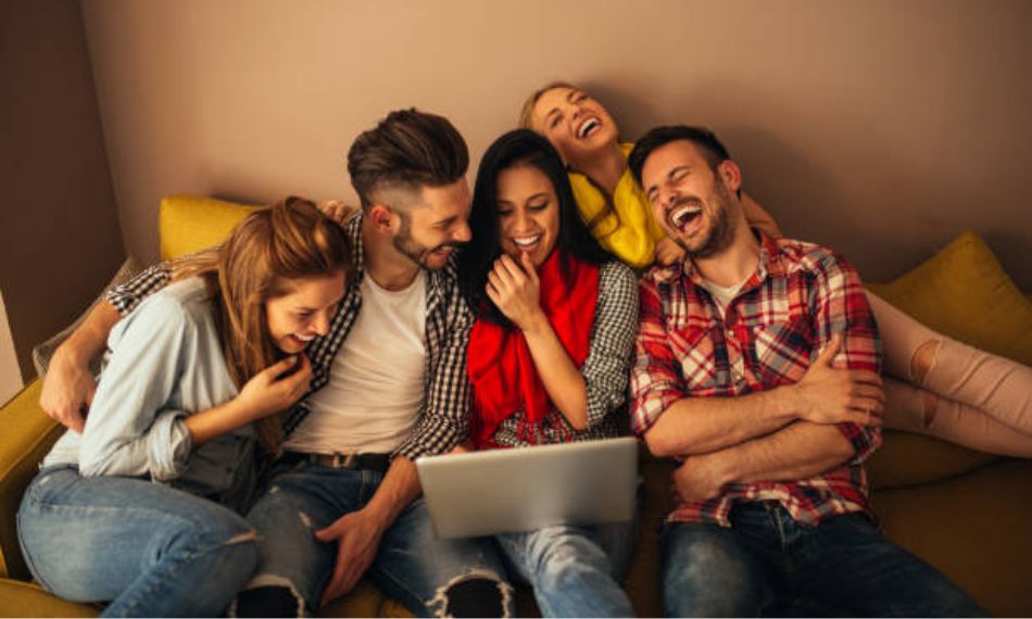 Why don’t having some fun times watching best films to learn French with friends?