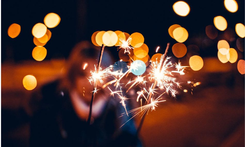 Saying happy new year in French clearly takes practice—especially with nasal vowels and silent letters.