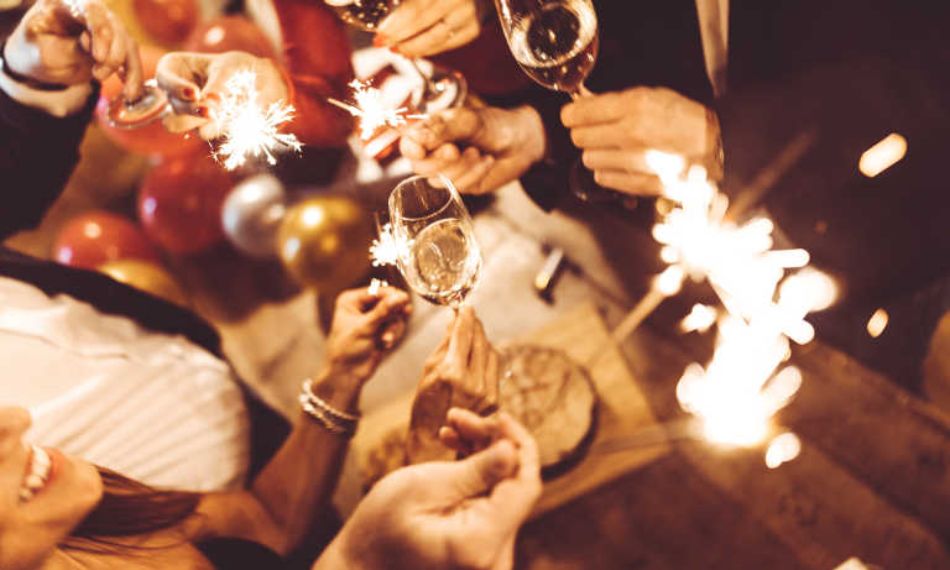 This isn’t as common as “Bonne année,” but it adds extra cheer to your new year wishes.