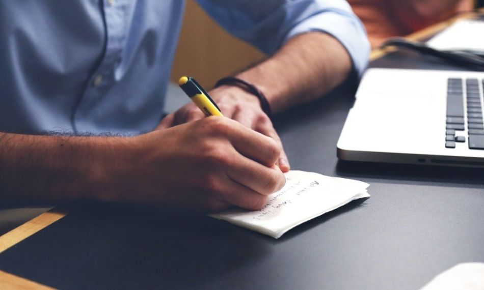 These shortest English words are powerful tools that appear constantly in both speech and writing.