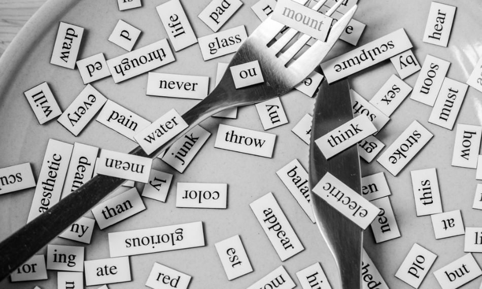 Learning the 100 most common words in English language helps boost fluency and everyday understanding.