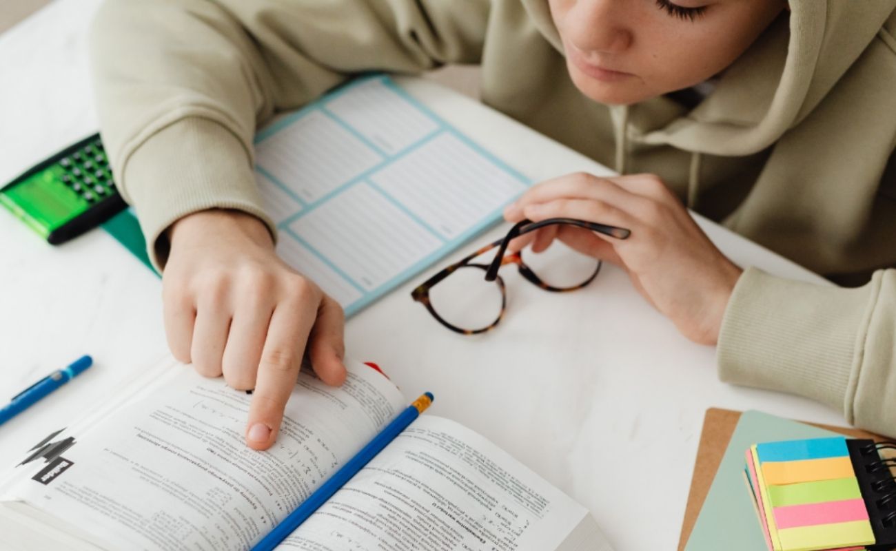 Tips to learn and remember common phrasal verbs effectively